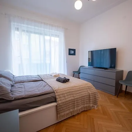 Apartment Festival's *